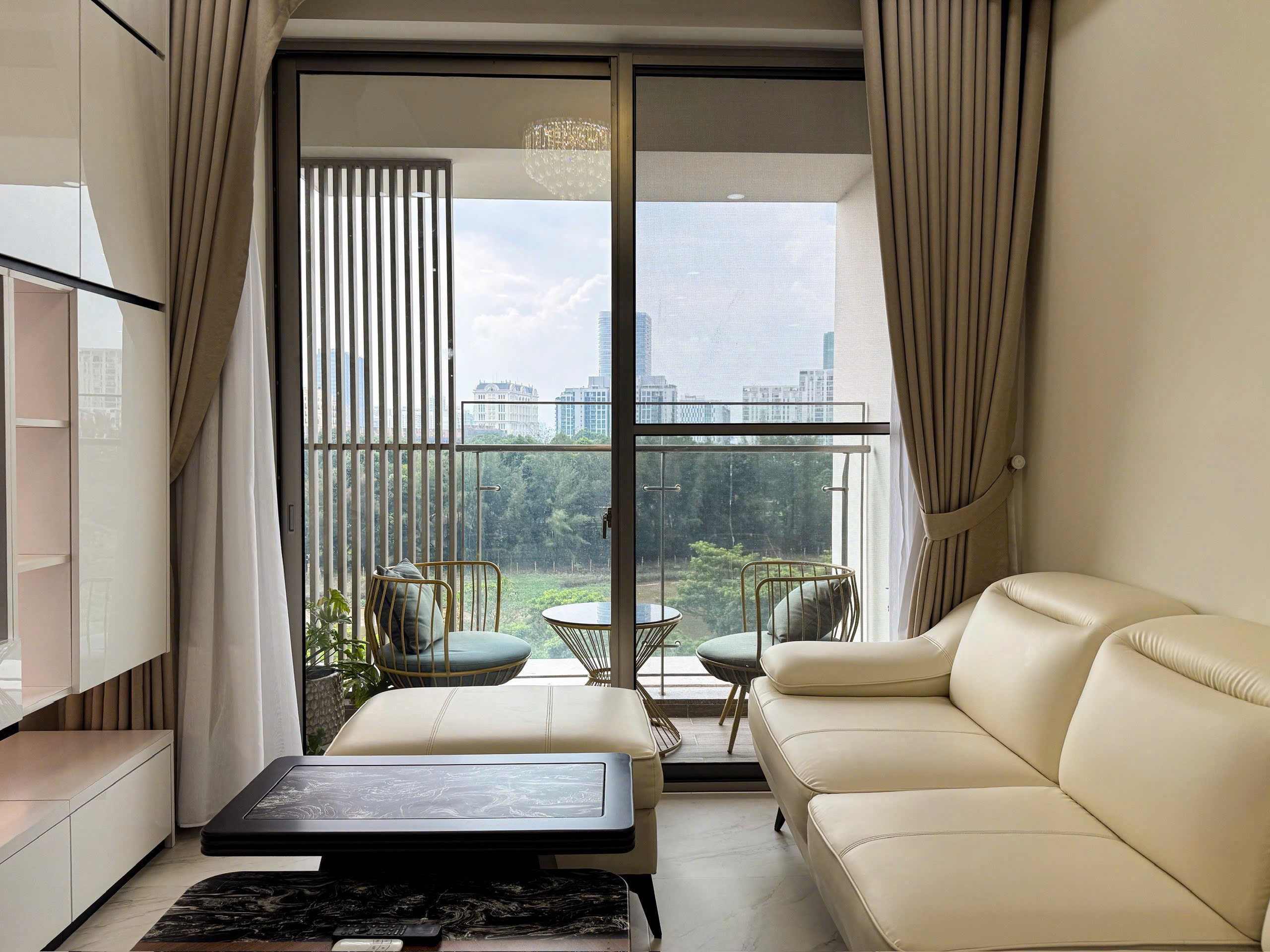 Bán căn hộ Midtown M7 Phú Mỹ Hưng thiết kế 3 phòng ngủ nội thất đẹp view sông, lầu 5 – 116m2 1
