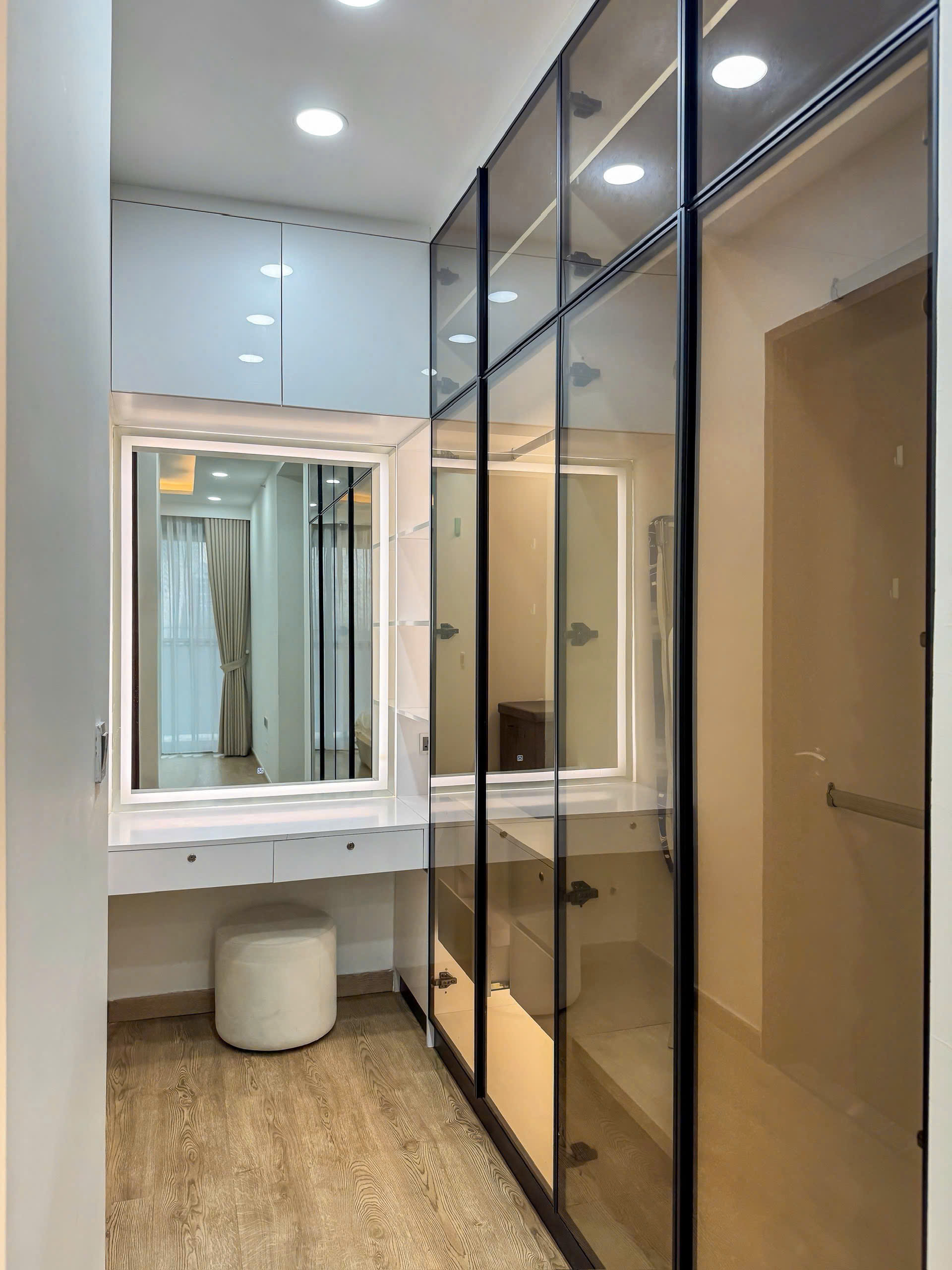 Bán căn hộ Midtown M7 Phú Mỹ Hưng thiết kế 3 phòng ngủ nội thất đẹp view sông, lầu 5 – 116m2 5