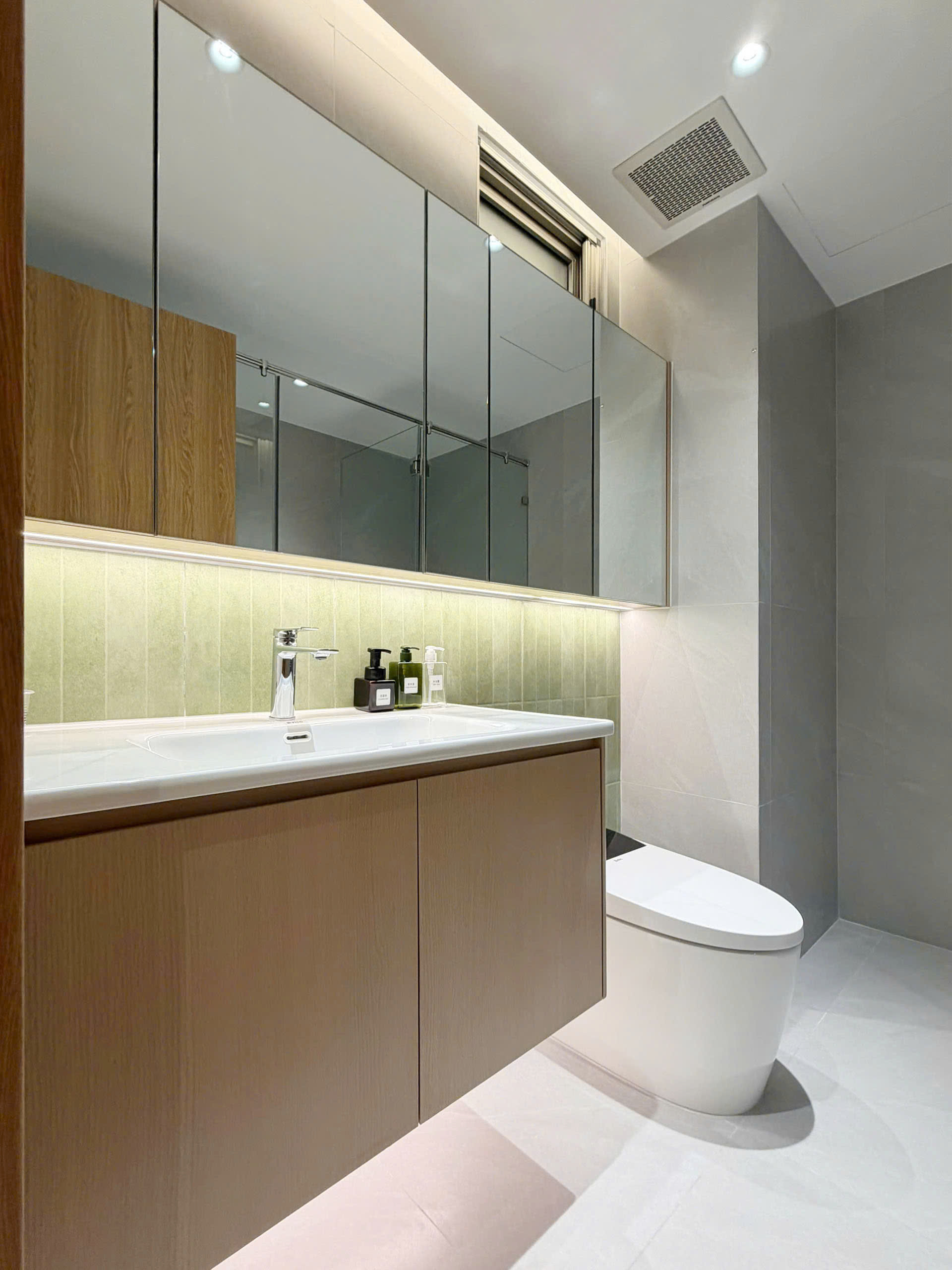 Bán hoặc cho thuê căn hộ Midtown Phú Mỹ Hưng thiết kế 3 phòng ngủ view sông lầu 6 – 121m2 16