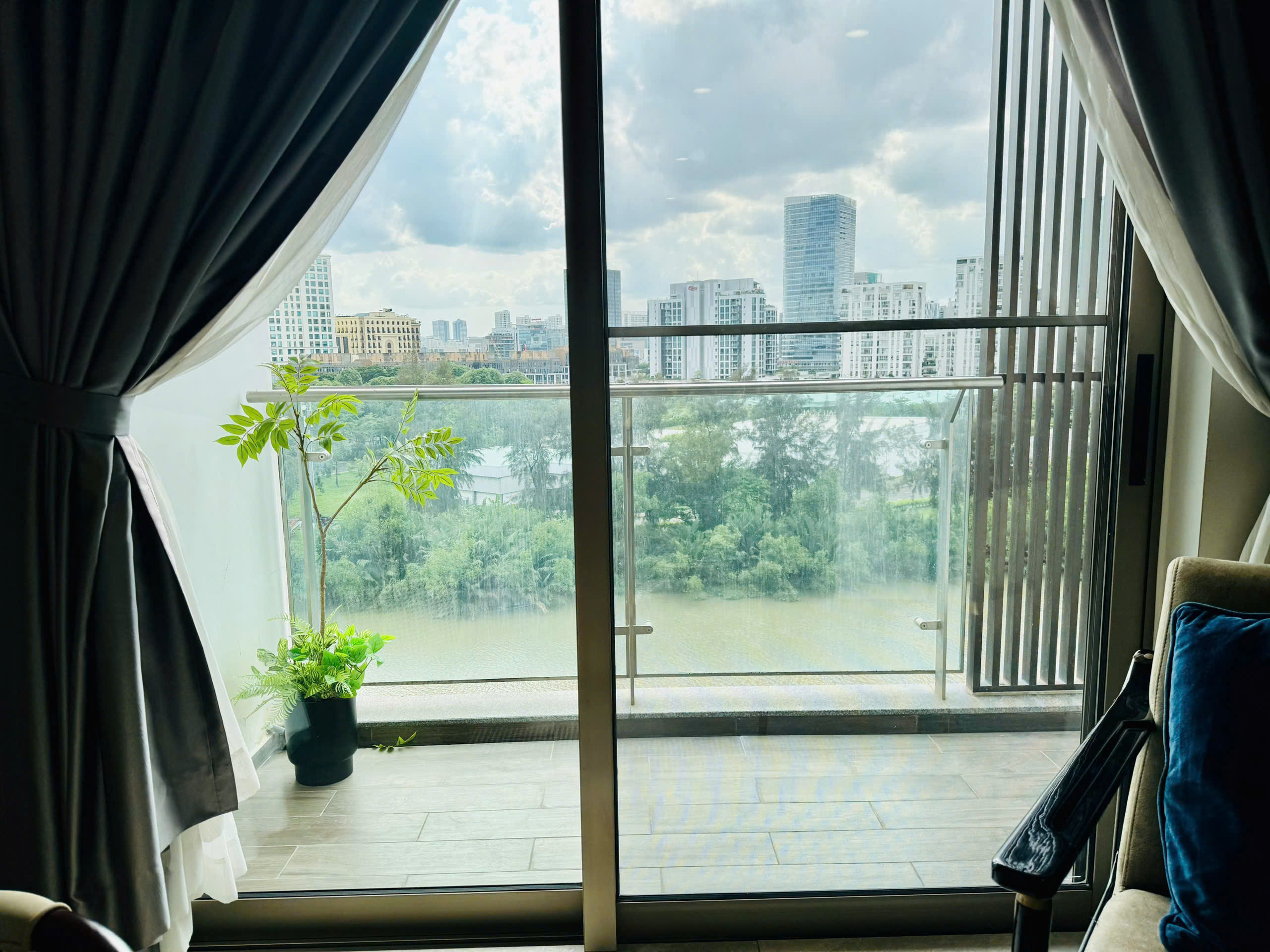 Bán căn hộ Midtown Phú Mỹ Hưng, Quận 7 căn góc thiết kế 3 phòng ngủ view sông – 124m2 9