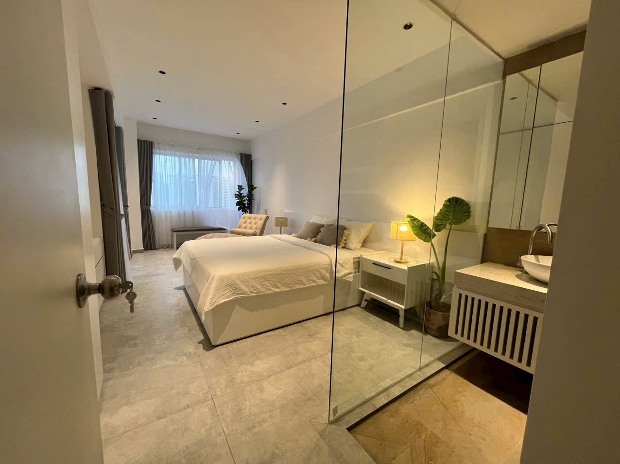 Bán căn hộ Mỹ Phát Phú Mỹ Hưng, Quận 7 nhà đẹp có 2 phòng ngủ, lầu cao view sông 9