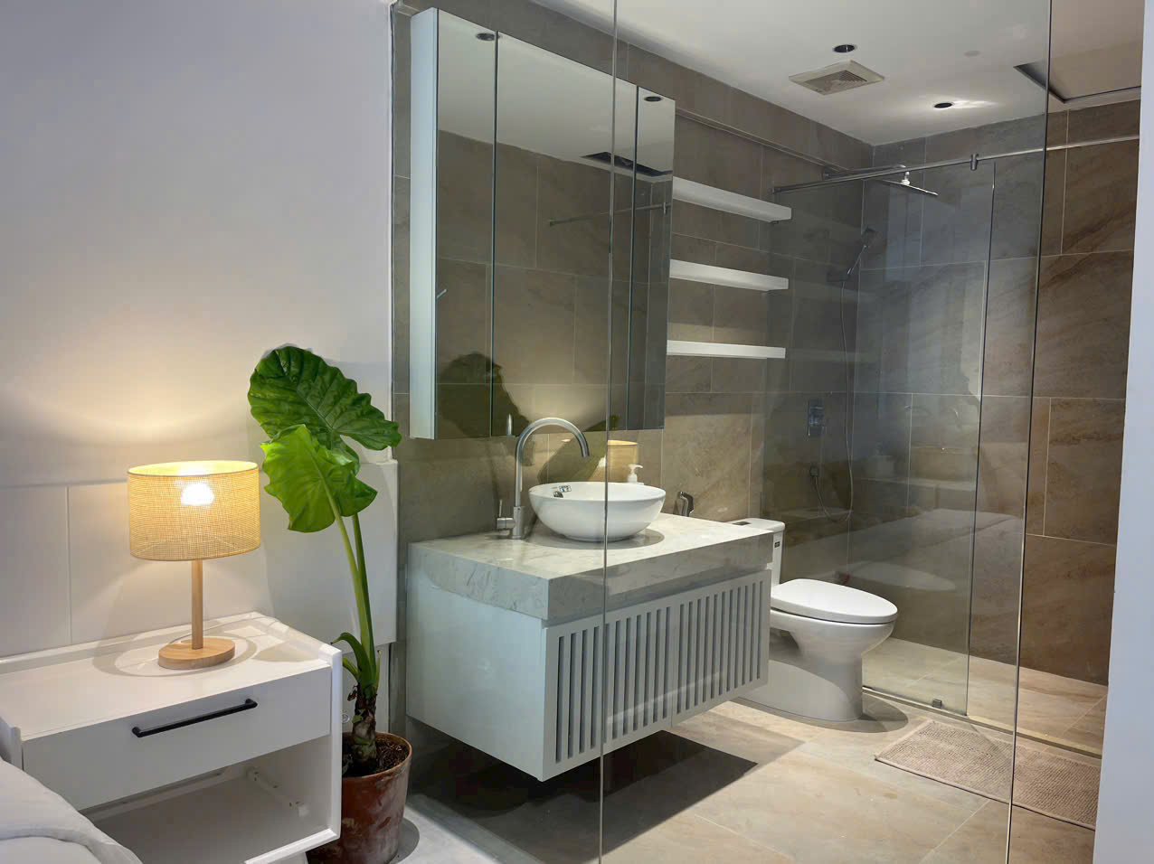 Bán căn hộ Mỹ Phát Phú Mỹ Hưng, Quận 7 nhà đẹp có 2 phòng ngủ, lầu cao view sông 8