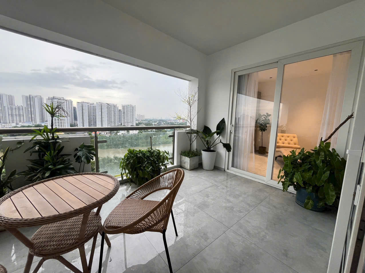 Bán căn hộ Mỹ Phát Phú Mỹ Hưng, Quận 7 nhà đẹp có 2 phòng ngủ, lầu cao view sông 6