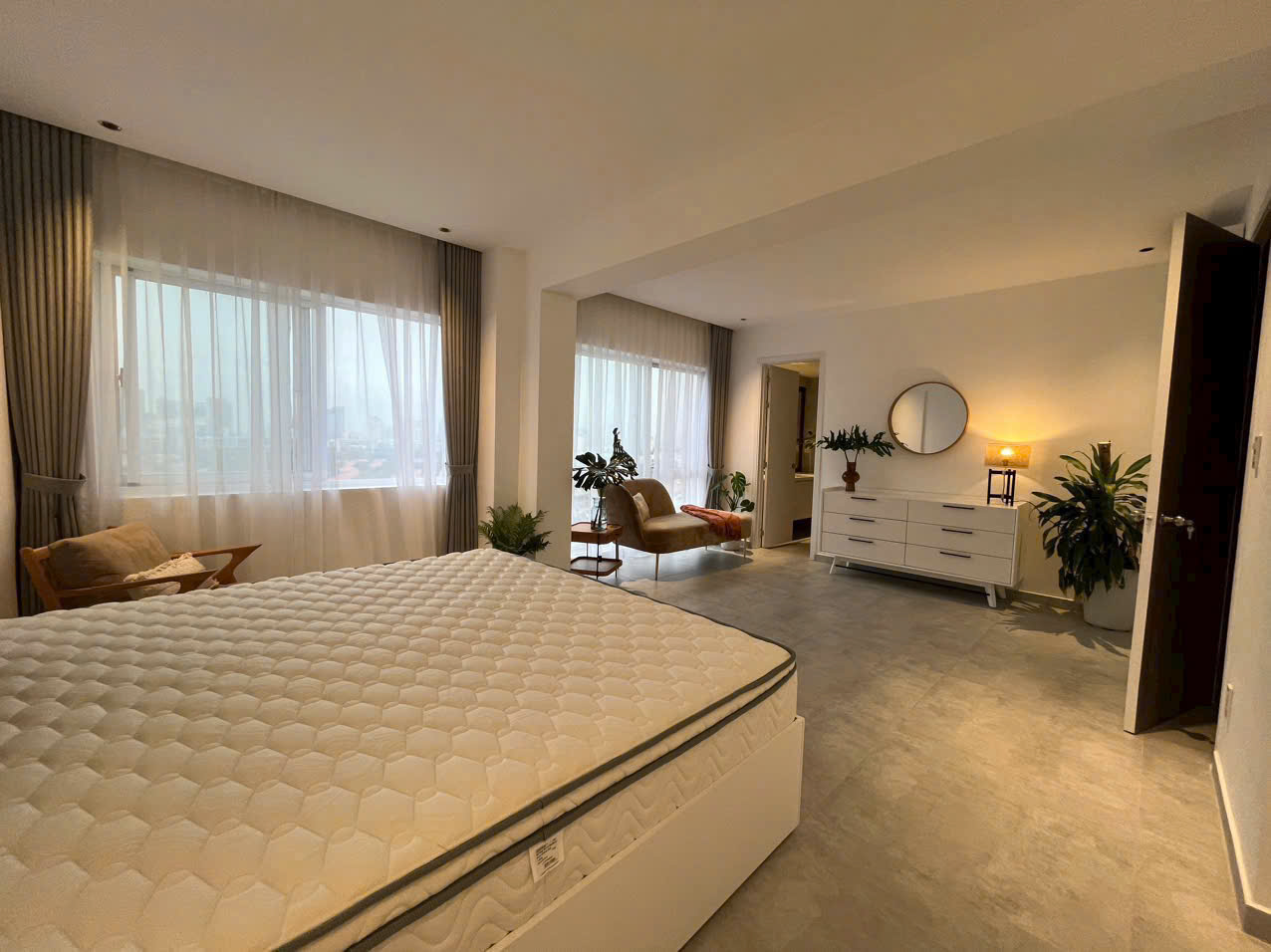 Bán căn hộ Mỹ Phát Phú Mỹ Hưng, Quận 7 nhà đẹp có 2 phòng ngủ, lầu cao view sông 2