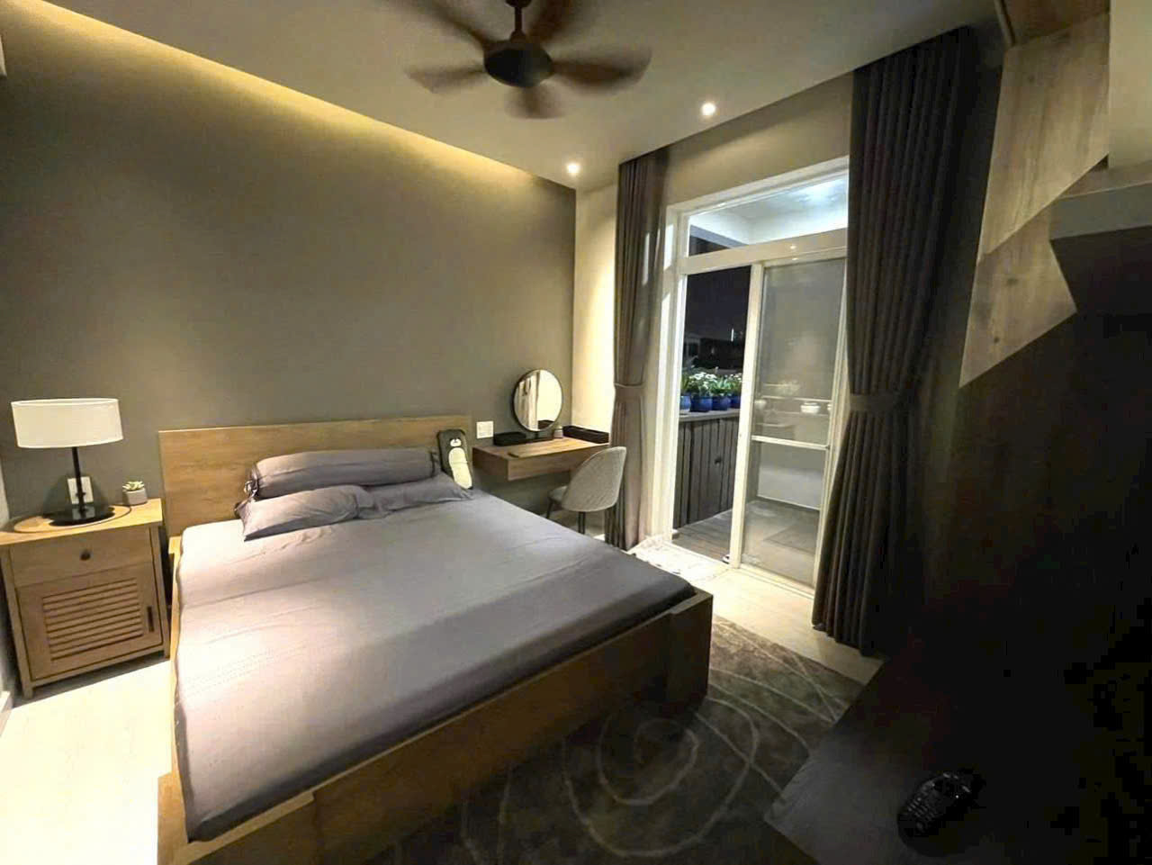 Bán căn hộ Mỹ Phúc Phú Mỹ Hưng, Quận 7 có 3 phòng ngủ view hồ bơi nội khu rất đẹp 1