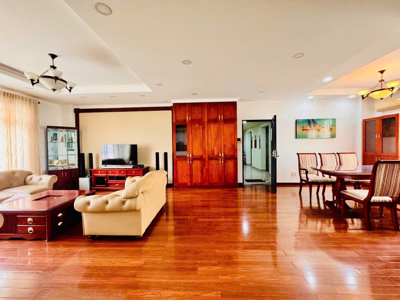 Bán hoặc cho thuê căn hộ Panorama Phú Mỹ Hưng, Quận 7 có 2 phòng ngủ, view sông, kênh đào – 143m2