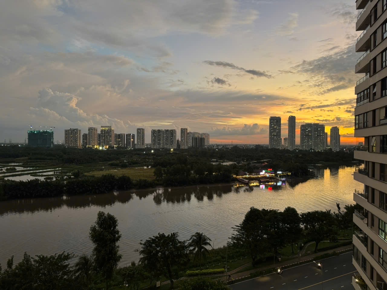 Bán hoặc cho thuê căn hộ Panorama Phú Mỹ Hưng, Quận 7 có 3 phòng ngủ, ô đậu xe ô tô, view sông – 146 11