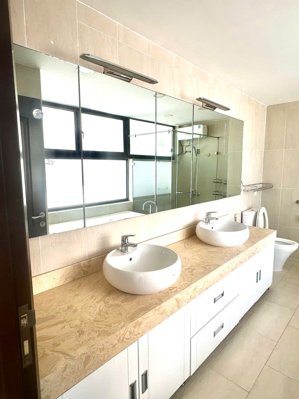 Cho thuê căn hộ cao cấp Panorama Phú Mỹ Hưng, Quận 7 có 3 phòng ngủ lầu 17 view sông đầy đủ nội thất 2