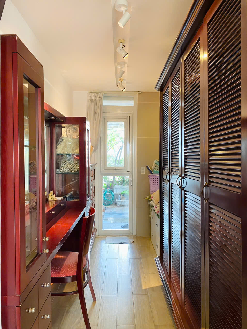 Bán hoặc cho thuê căn hộ Panorama Phú Mỹ Hưng, Quận 7 có 2 phòng ngủ, 2 ban công rộng, sân vườn 4