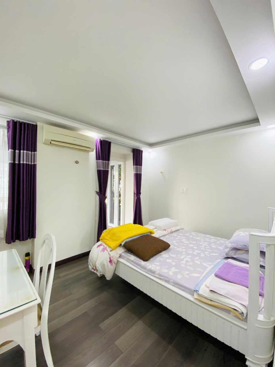 Bán hoặc cho thuê căn hộ Panorama Phú Mỹ Hưng, Quận 7 có 2 phòng ngủ, 2 ban công rộng, sân vườn 2