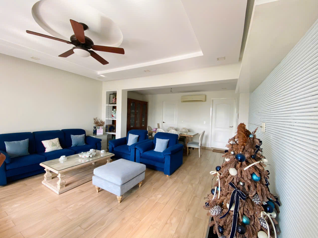 Bán hoặc cho thuê căn hộ Panorama Phú Mỹ Hưng, Quận 7 có 2 phòng ngủ, 2 ban công rộng, sân vườn 9