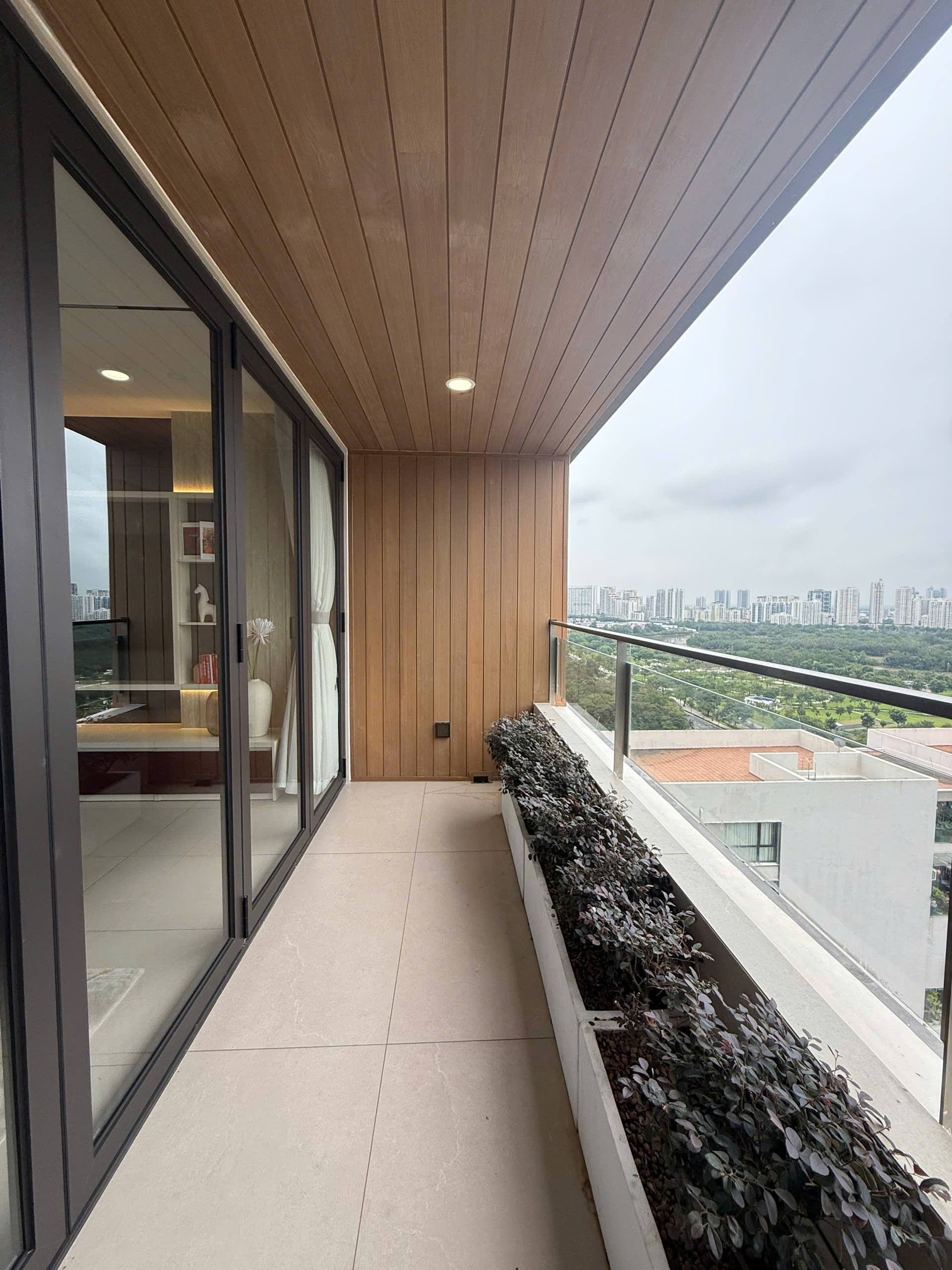 Bán 2 căn hộ Panorama Phú Mỹ Hưng, Quận 7 có 3 phòng ngủ + 2 phòng gia nhân view sông lầu 18 – 312m2 2