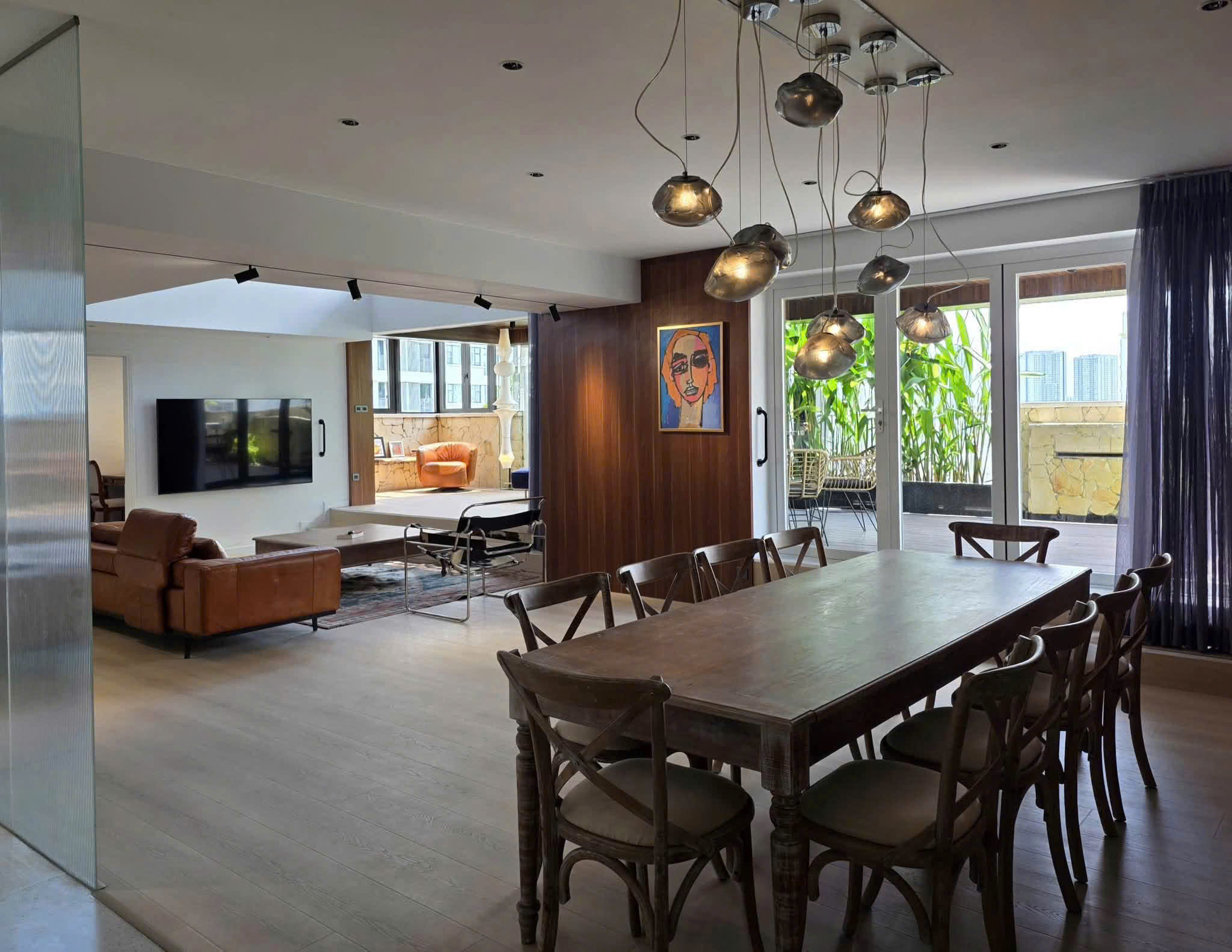 Selling or renting a penthouse Sky Garden 2 Phu My Hung with 4 bedrooms and 3 gardens – 400m2