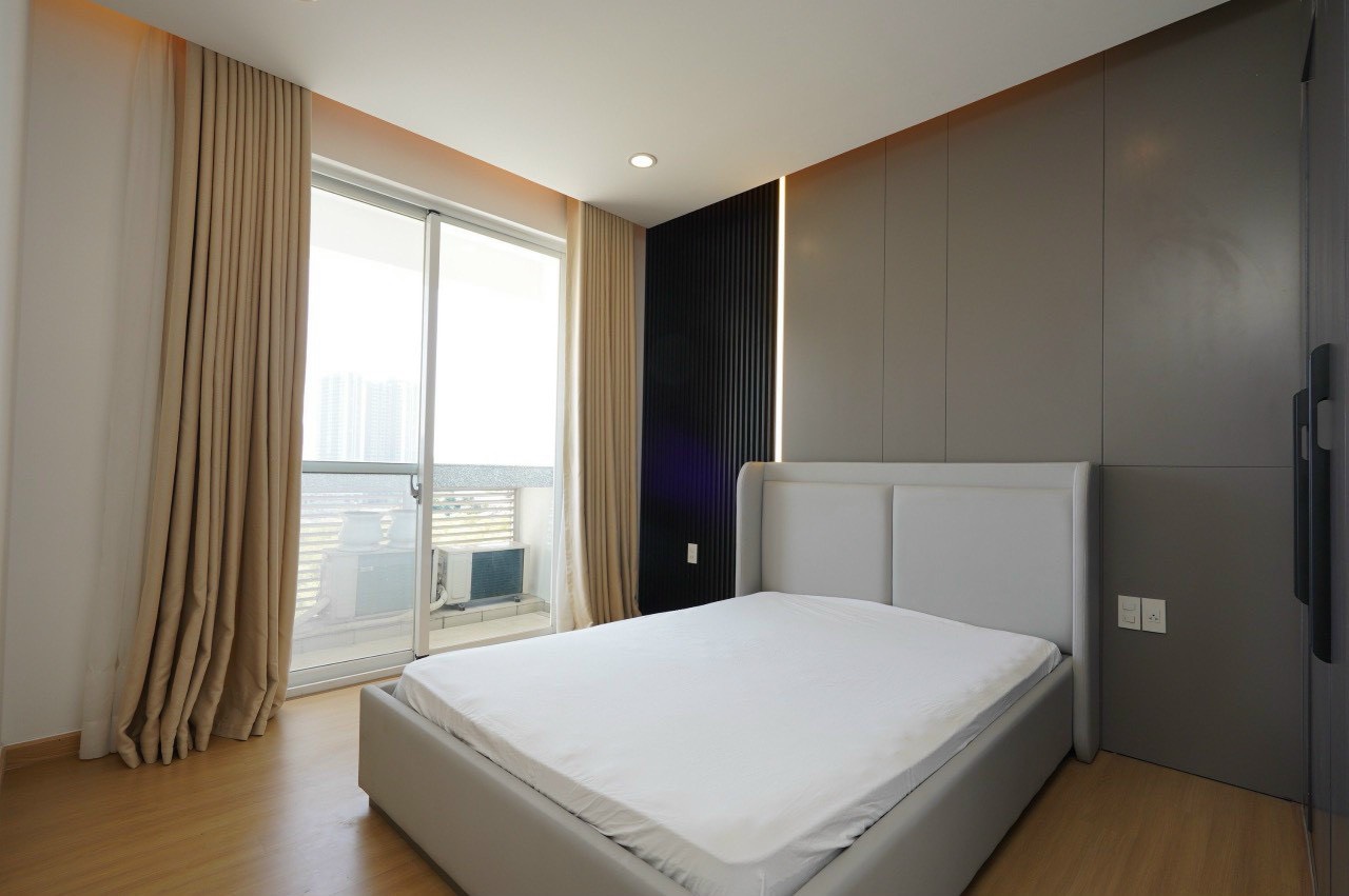 Cho thuê căn hộ Riverpark Phú Mỹ Hưng, Quận 7 có 3 phòng ngủ view sông 7