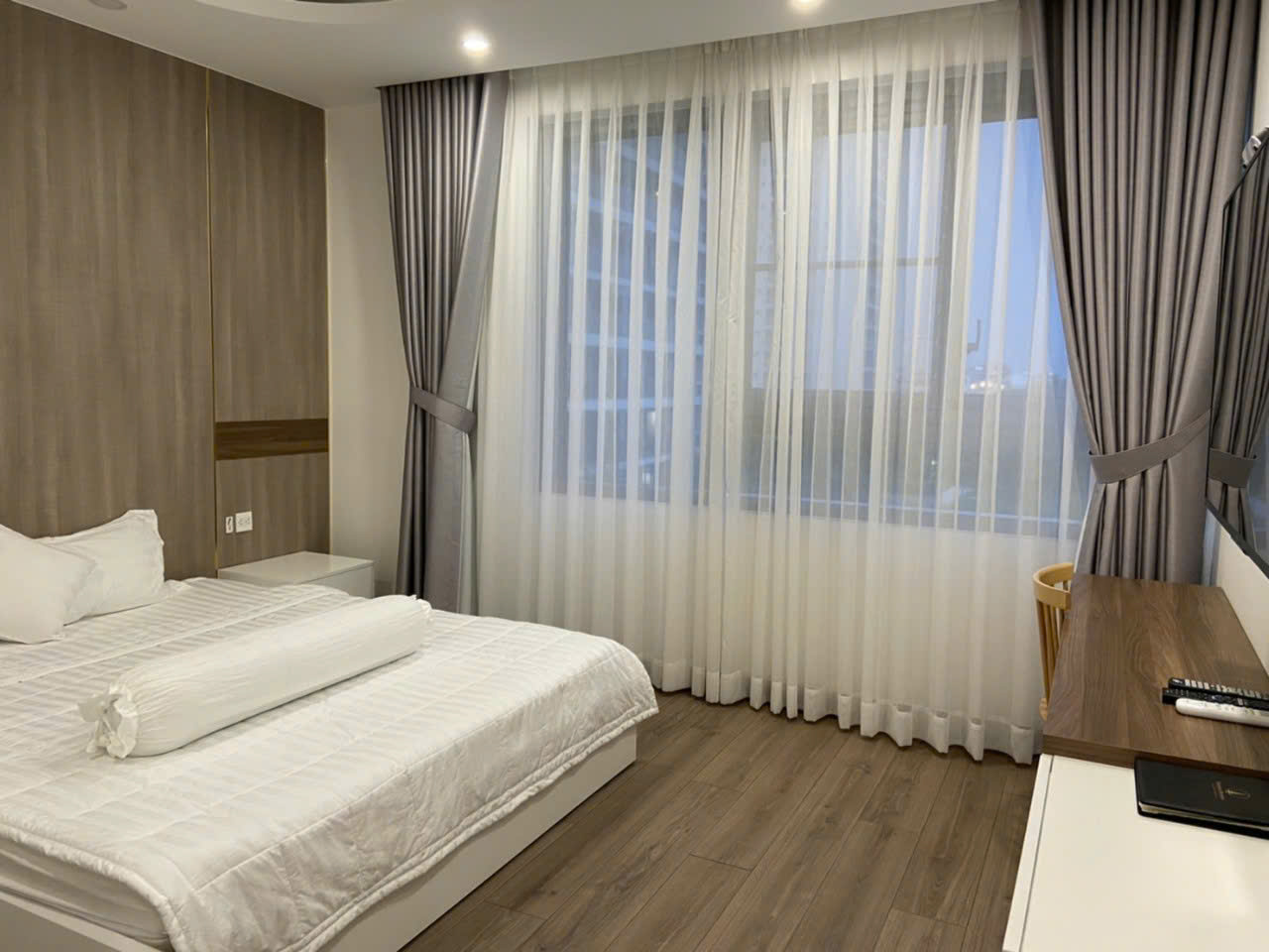 Cho thuê căn hộ Riverpark Premier Phú Mỹ Hưng, Quận 7 có 3 phòng ngủ, view sông, chỗ đậu xe ô tô 5