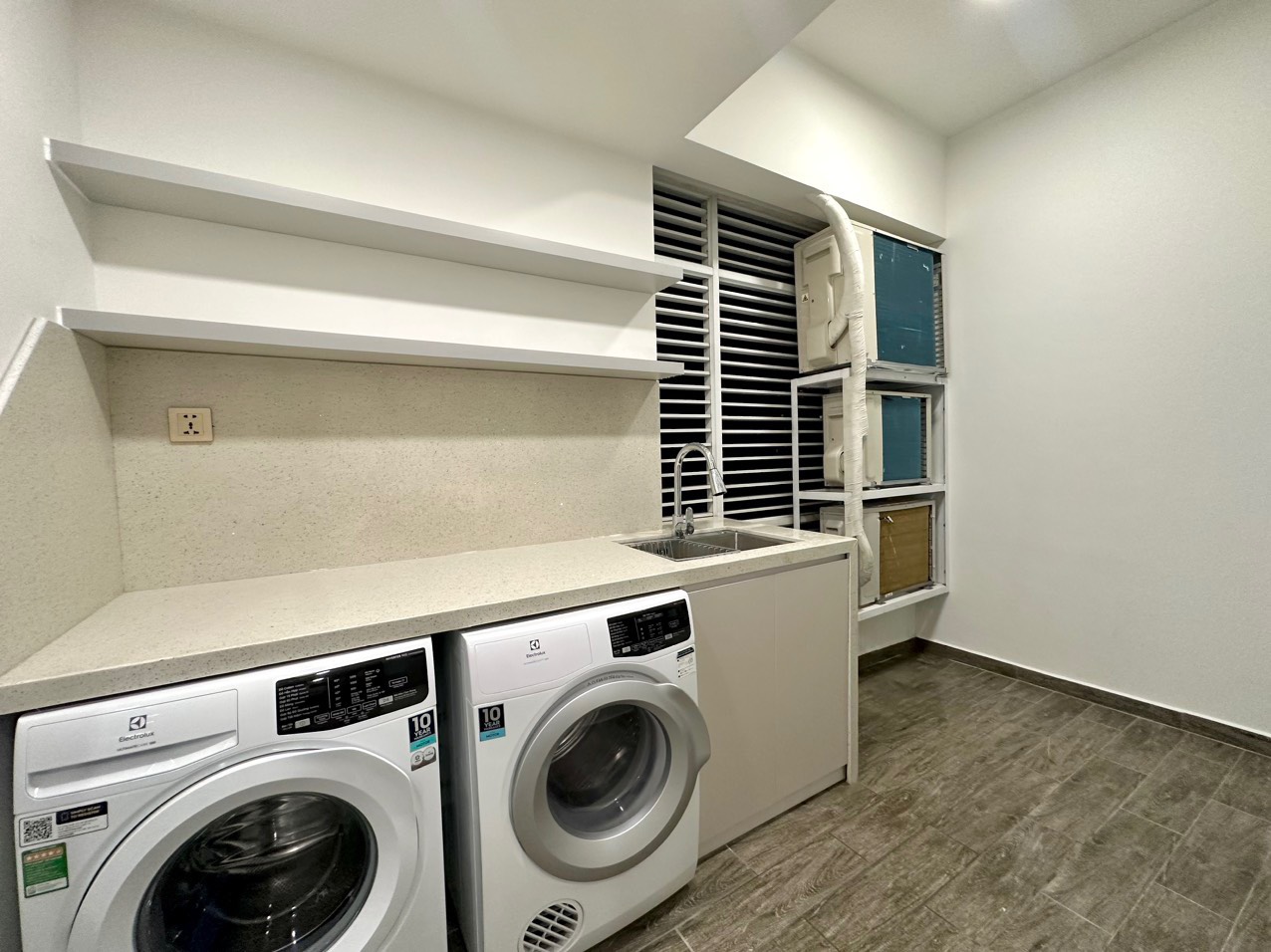 Cho thuê căn hộ cao cấp Riverside Residence Phú Mỹ Hưng, Quận 7 có 3 phòng ngủ view sông 9