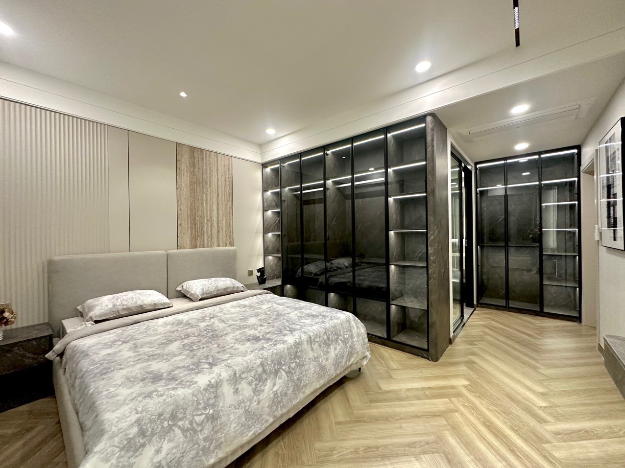 Cho thuê căn hộ cao cấp Riverside Residence Phú Mỹ Hưng, Quận 7 có 3 phòng ngủ view sông 8