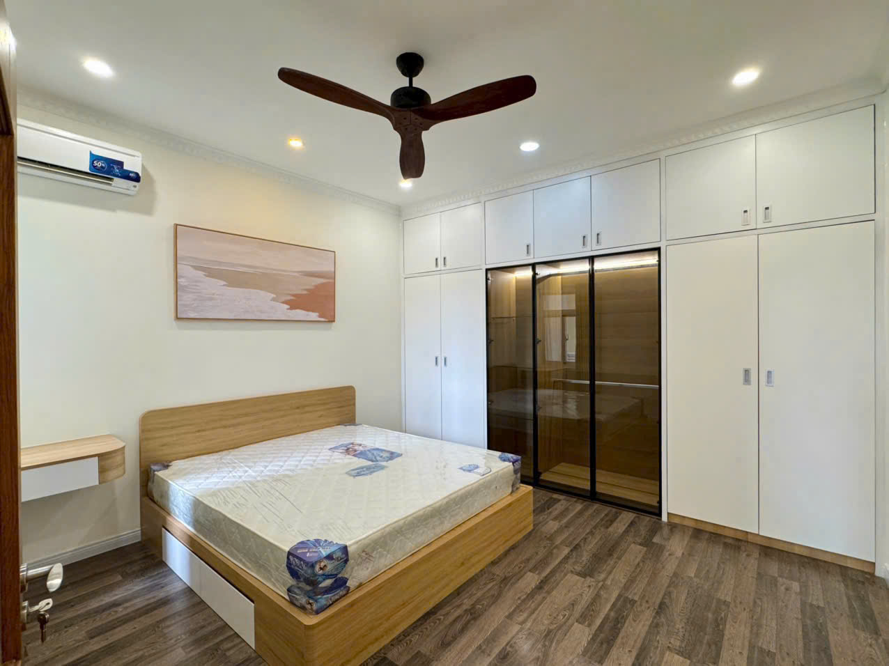 Selling or renting Riverside Residence Phu My Hung apartment with 3 bedrooms river view – 130m2 5