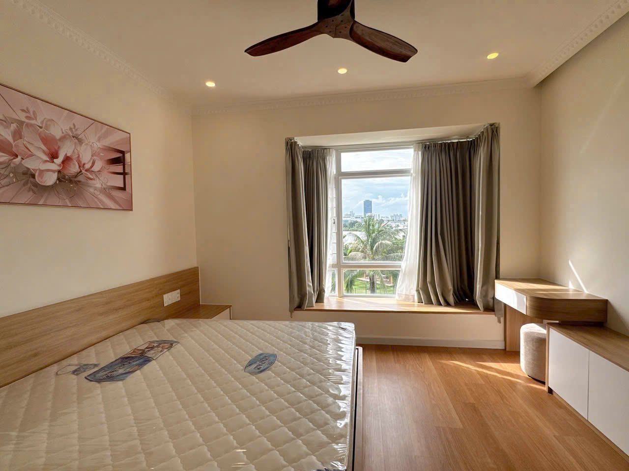 Selling or renting Riverside Residence Phu My Hung apartment with 3 bedrooms river view – 130m2 3