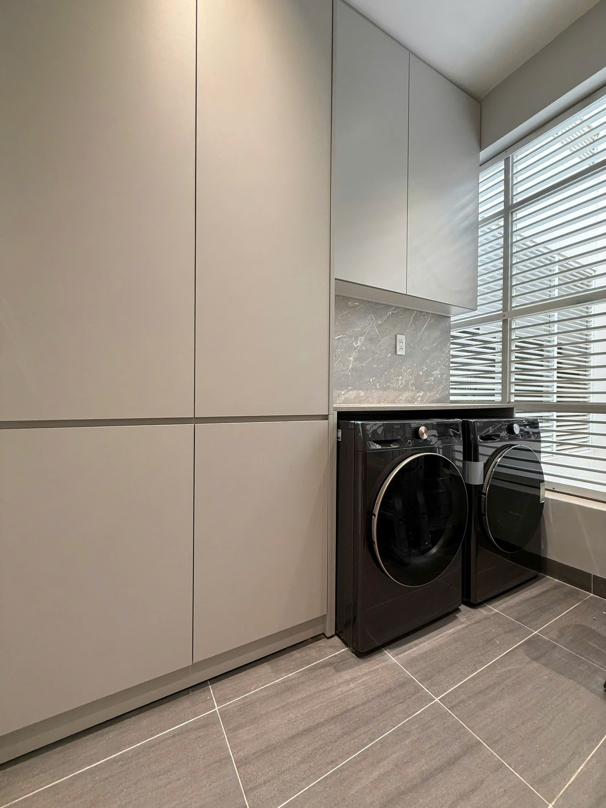 Bán hoặc cho thuê căn hộ Riverside Residence Phú Mỹ Hưng, Quận 7 có 3 phòng ngủ, lầu 18 – 143m2 2