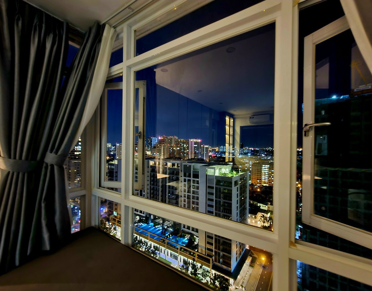 Bán căn hộ cao cấp Riverside Residence Phú Mỹ Hưng, Quận 7 có 3 phòng ngủ view sông 4