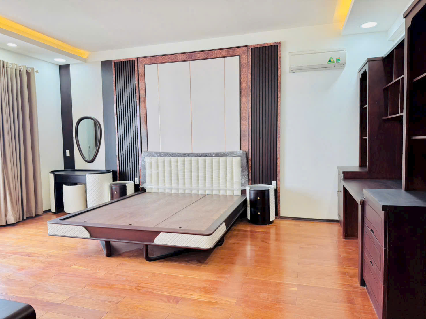 Bán hoặc cho thuê căn hộ Riverside Residence Phú Mỹ Hưng, Quận 7 có 4 phòng ngủ, view sông - 192m2 4