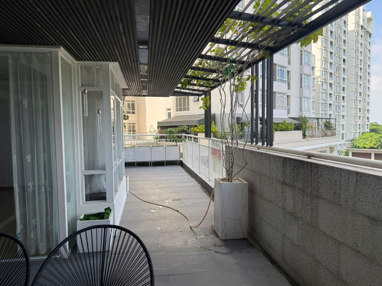 Selling or renting Riverside Residence Phu My Hung apartment with 2 bedrooms river view – 236m2 2