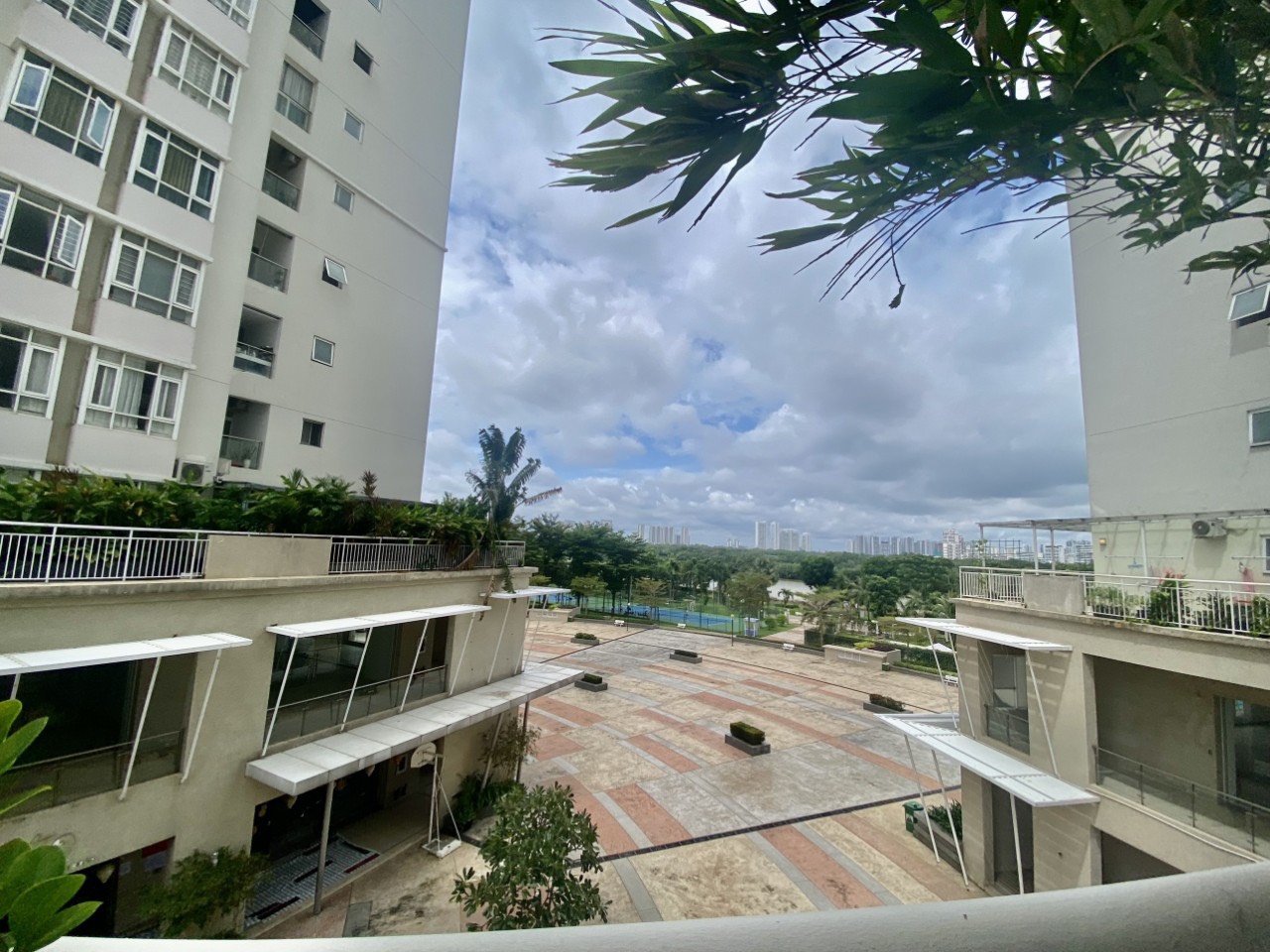 Bán căn hộ Riverside Residence Phú Mỹ Hưng, Quận 7 có 4 phòng ngủ, sân vườn rộng 2