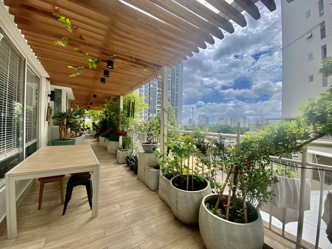 Bán căn hộ Riverside Residence Phú Mỹ Hưng, Quận 7 có 4 phòng ngủ, sân vườn rộng 6