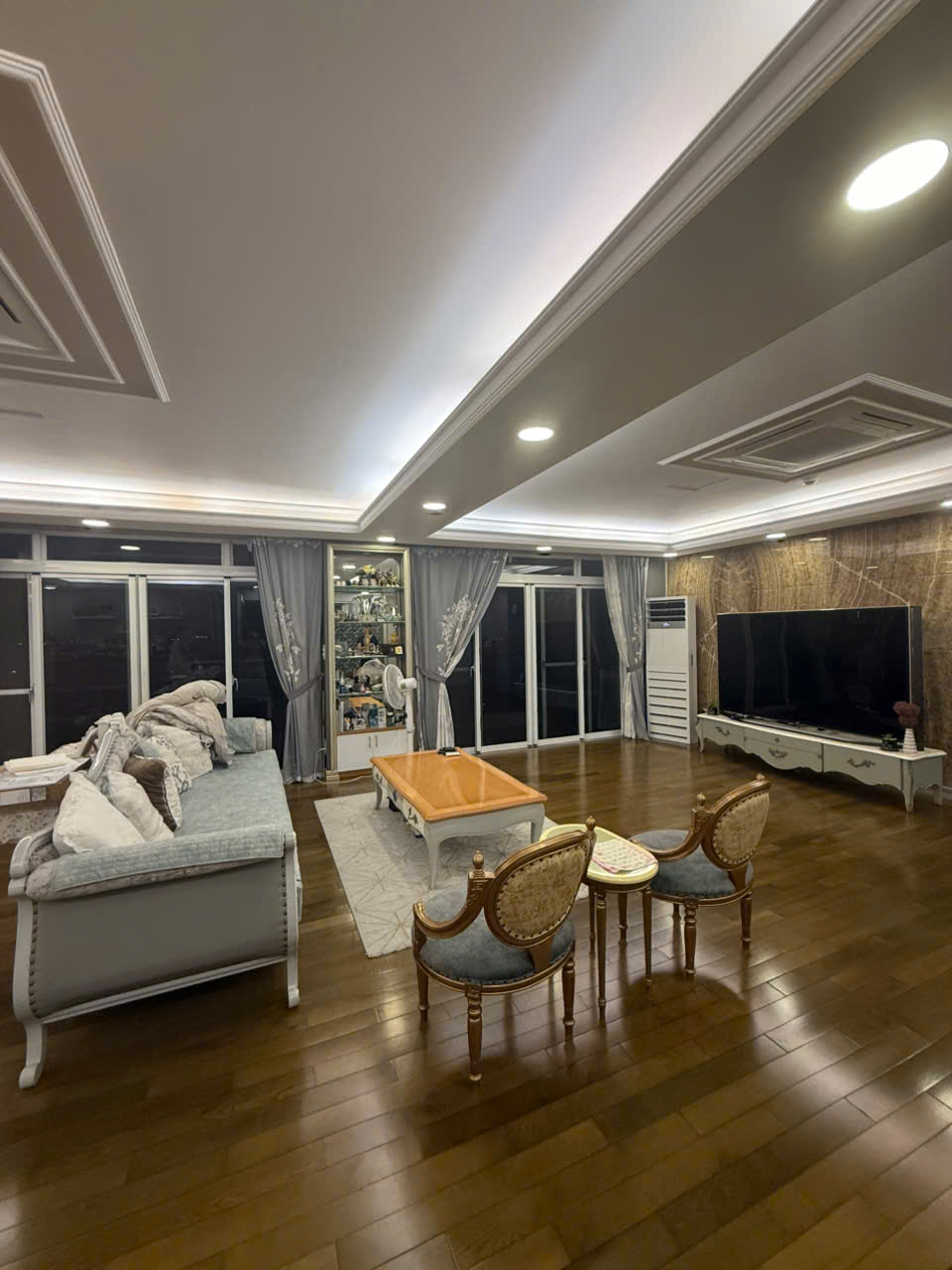 Bán căn hộ penthouse cao cấp Riverside Residence Phú Mỹ Hưng, Quận 7 có 5 phòng ngủ, lầu 25 – 374.23 4