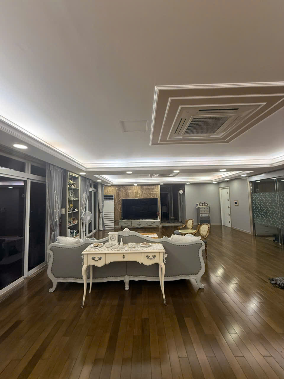 Bán căn hộ penthouse cao cấp Riverside Residence Phú Mỹ Hưng, Quận 7 có 5 phòng ngủ, lầu 25 – 374.23 7
