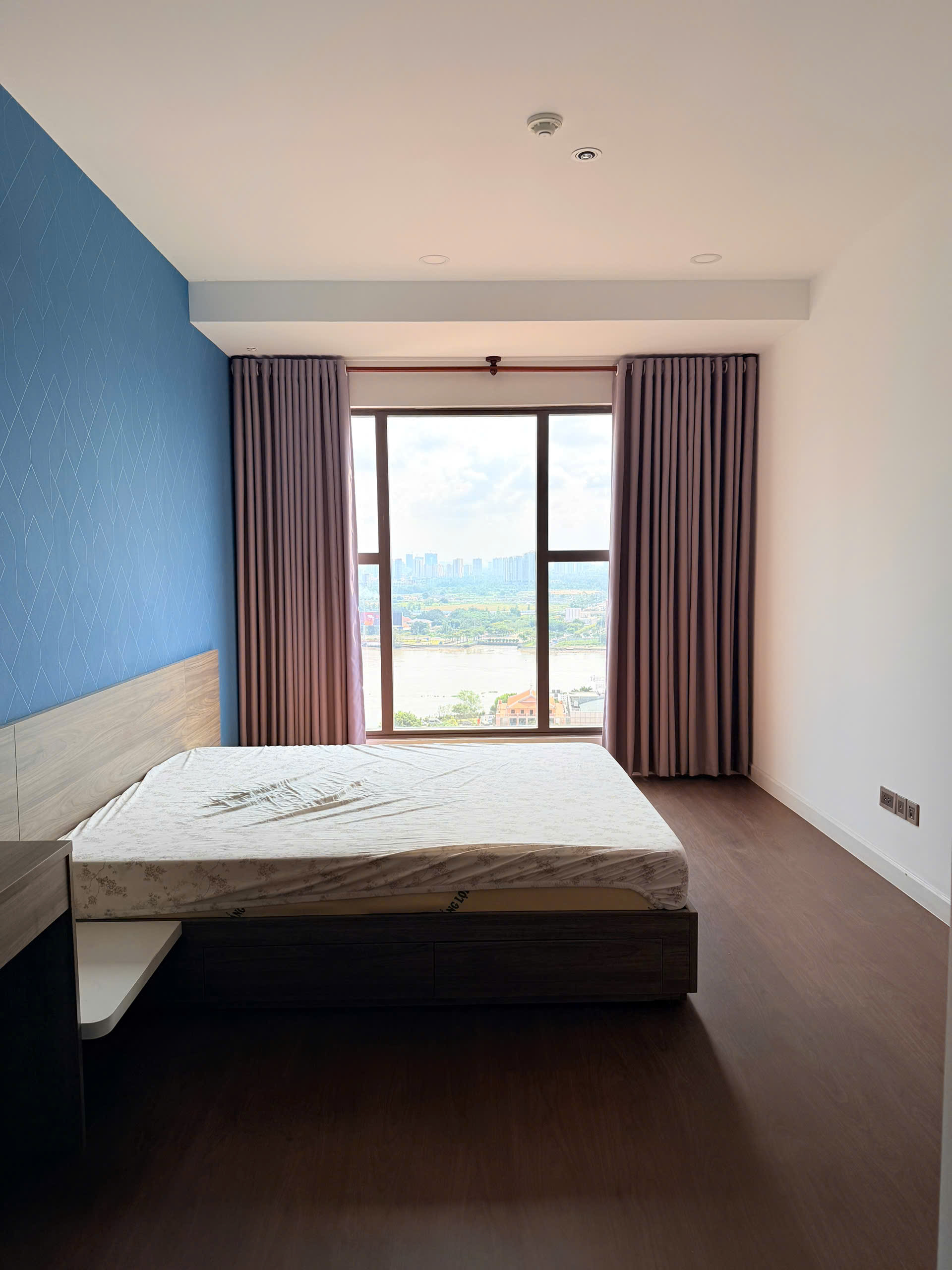 Cho thuê căn hộ Saigon Royal Riverside, Quận 4 căn góc thiết kế 2 phòng ngủ lầu 19 view sông – 88m2 4