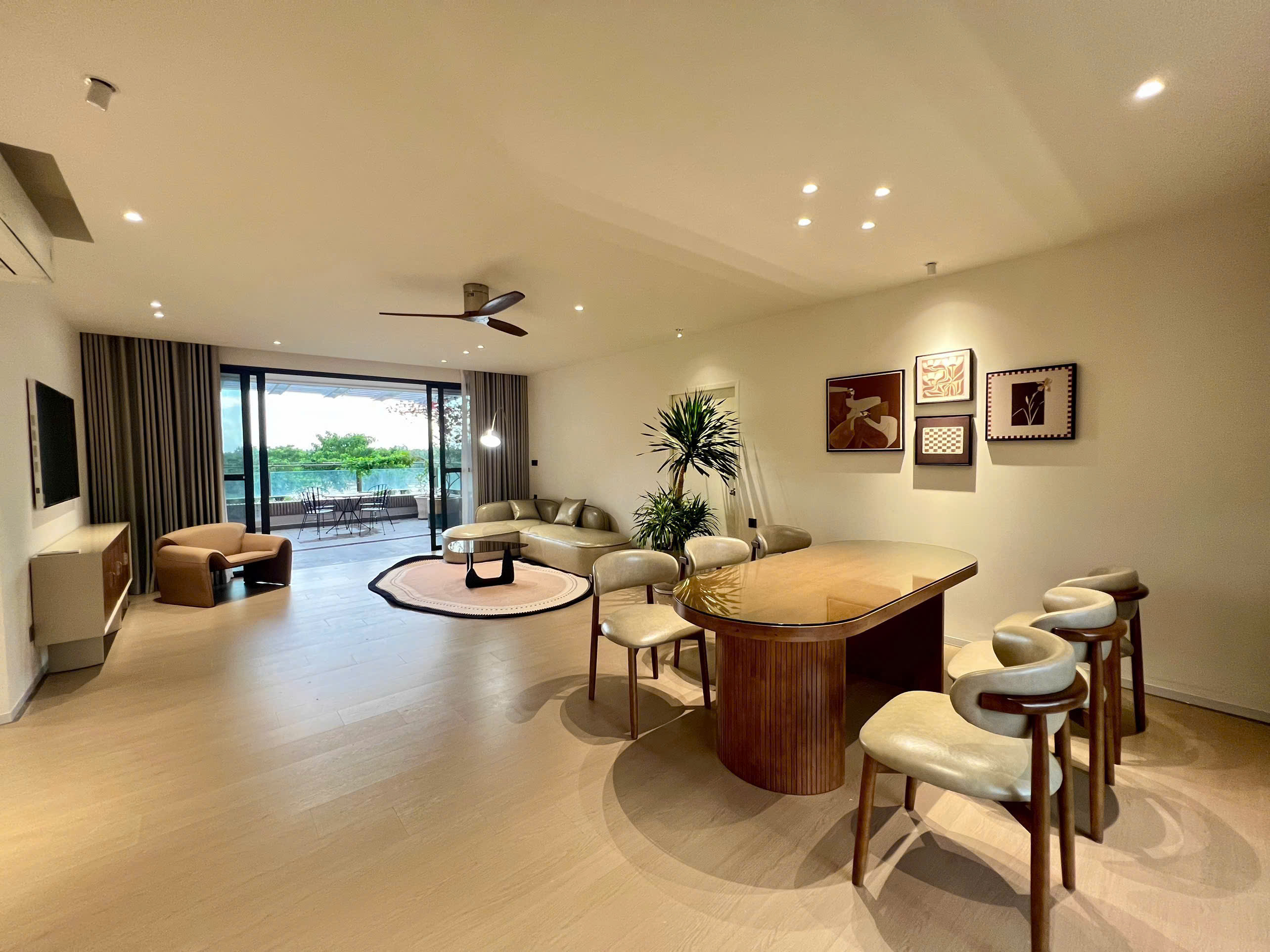 Cho thuê căn hộ sân vườn Panorama Phú Mỹ Hưng thiết kế 3 phòng ngủ nội thất mới lầu 3 – 197m2