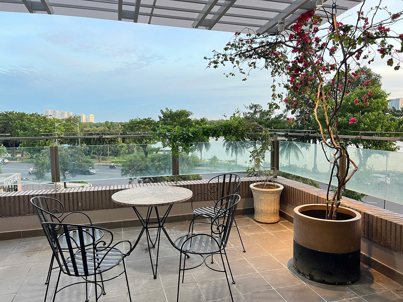 Cho thuê căn hộ sân vườn Panorama Phú Mỹ Hưng thiết kế 3 phòng ngủ nội thất mới lầu 3 – 197m2 1