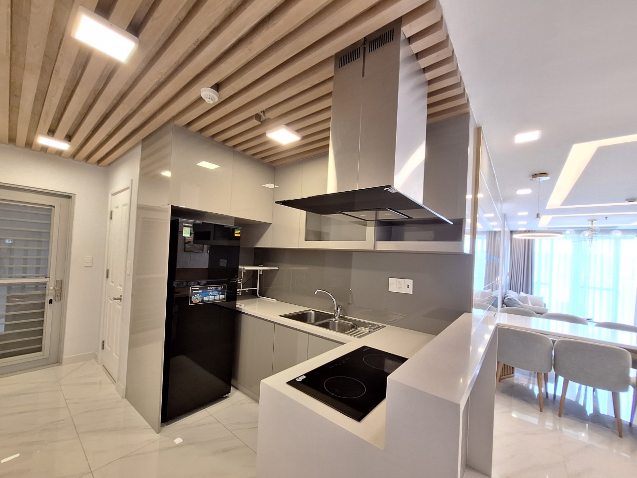 Cho thuê căn hộ Scenic Valley Phú Mỹ Hưng, Quận 7 lầu cao có 3 phòng ngủ 8