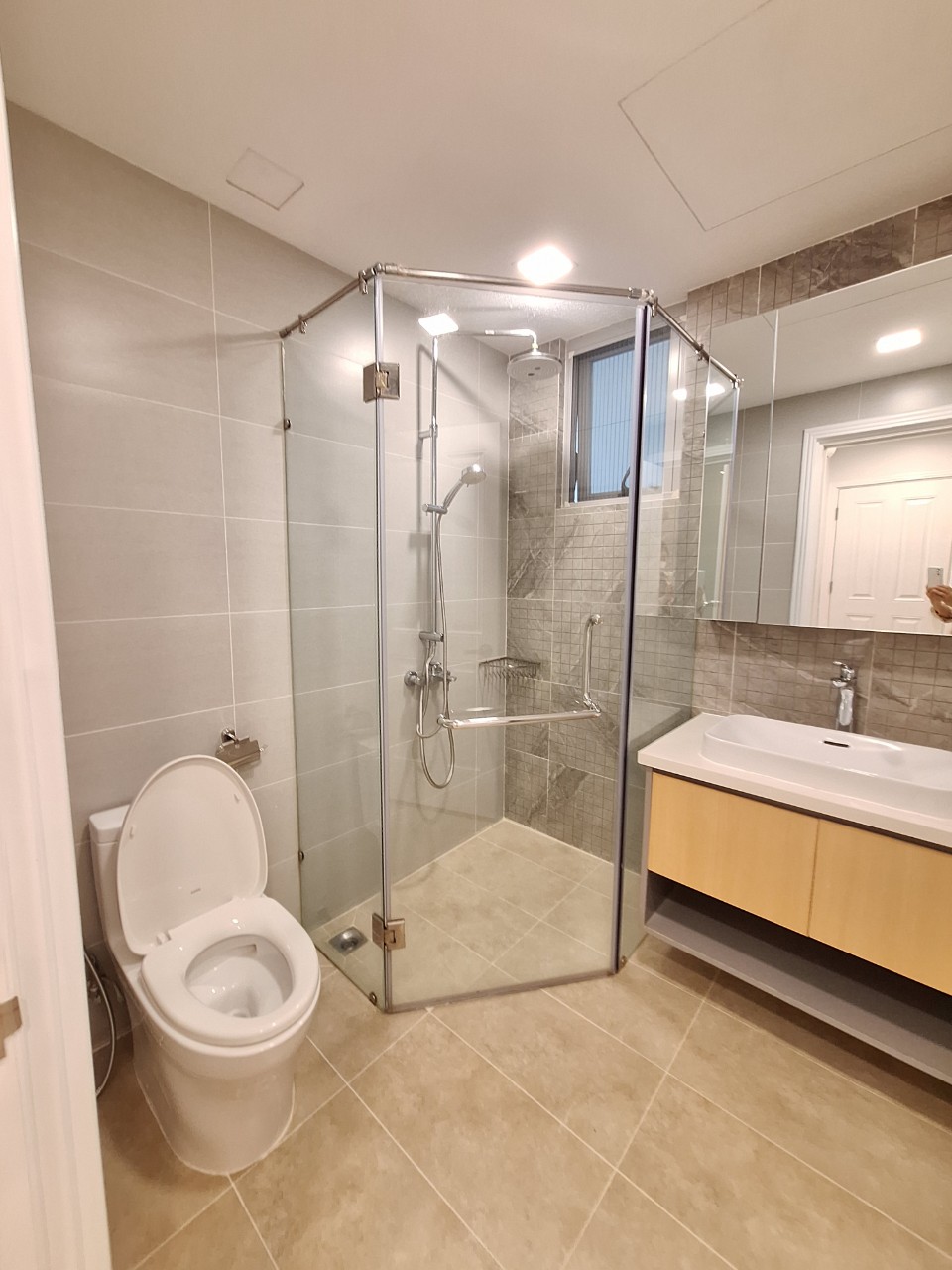 Cho thuê căn hộ Scenic Valley Phú Mỹ Hưng, Quận 7 lầu cao có 3 phòng ngủ 3