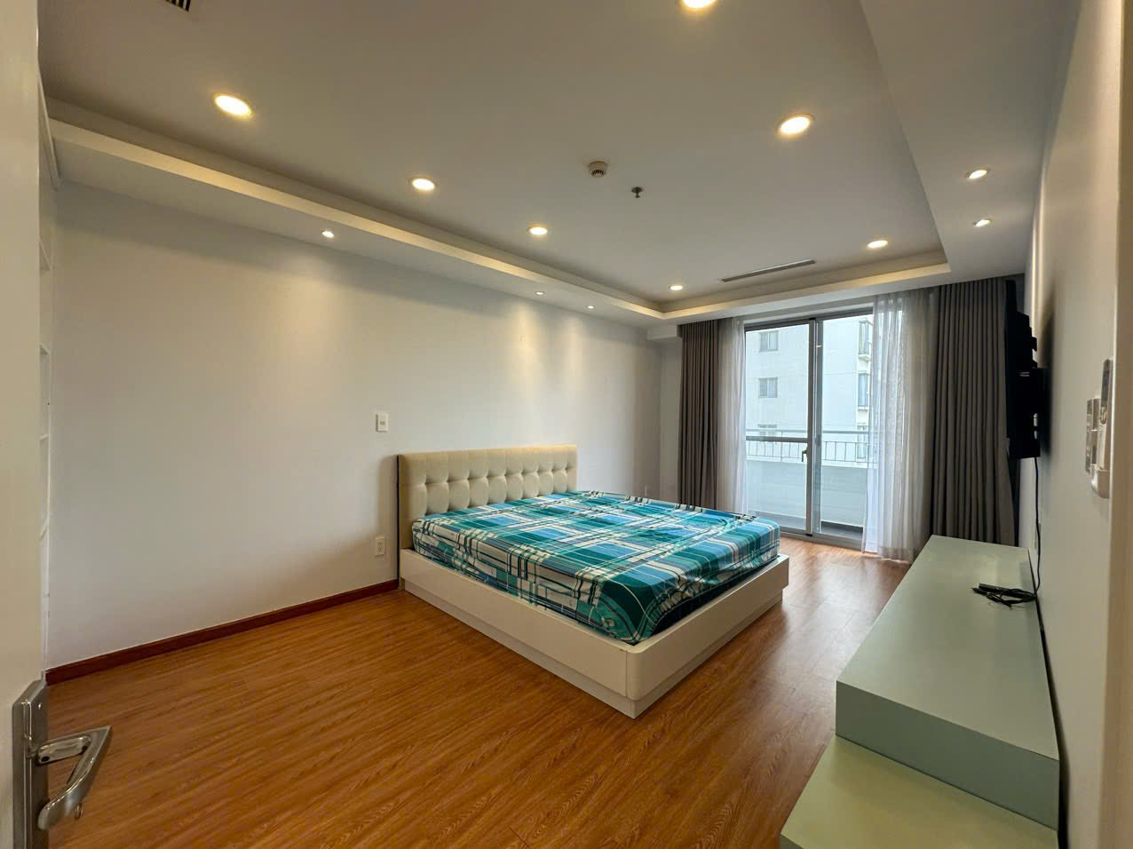 Cho thuê căn hộ Scenic Valley Phú Mỹ Hưng, Quận 7 có 4 phòng ngủ đầy đủ nội thất đẹp 4