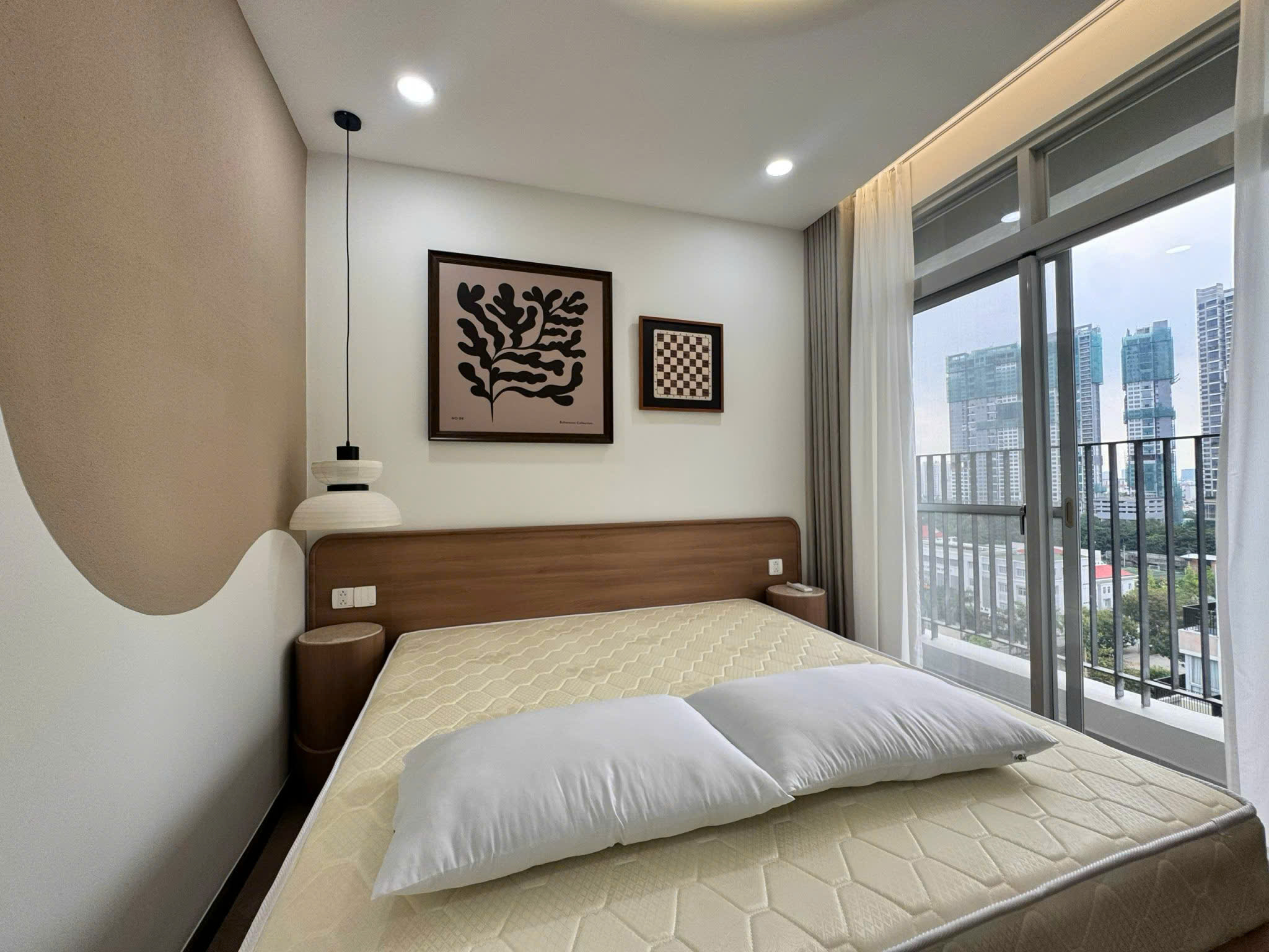 Cho thuê căn hộ Star Hill Phú Mỹ Hưng, Quận 7 thiết kế 2 phòng ngủ có ô đậu xe ô tô, lầu trung – 102 15