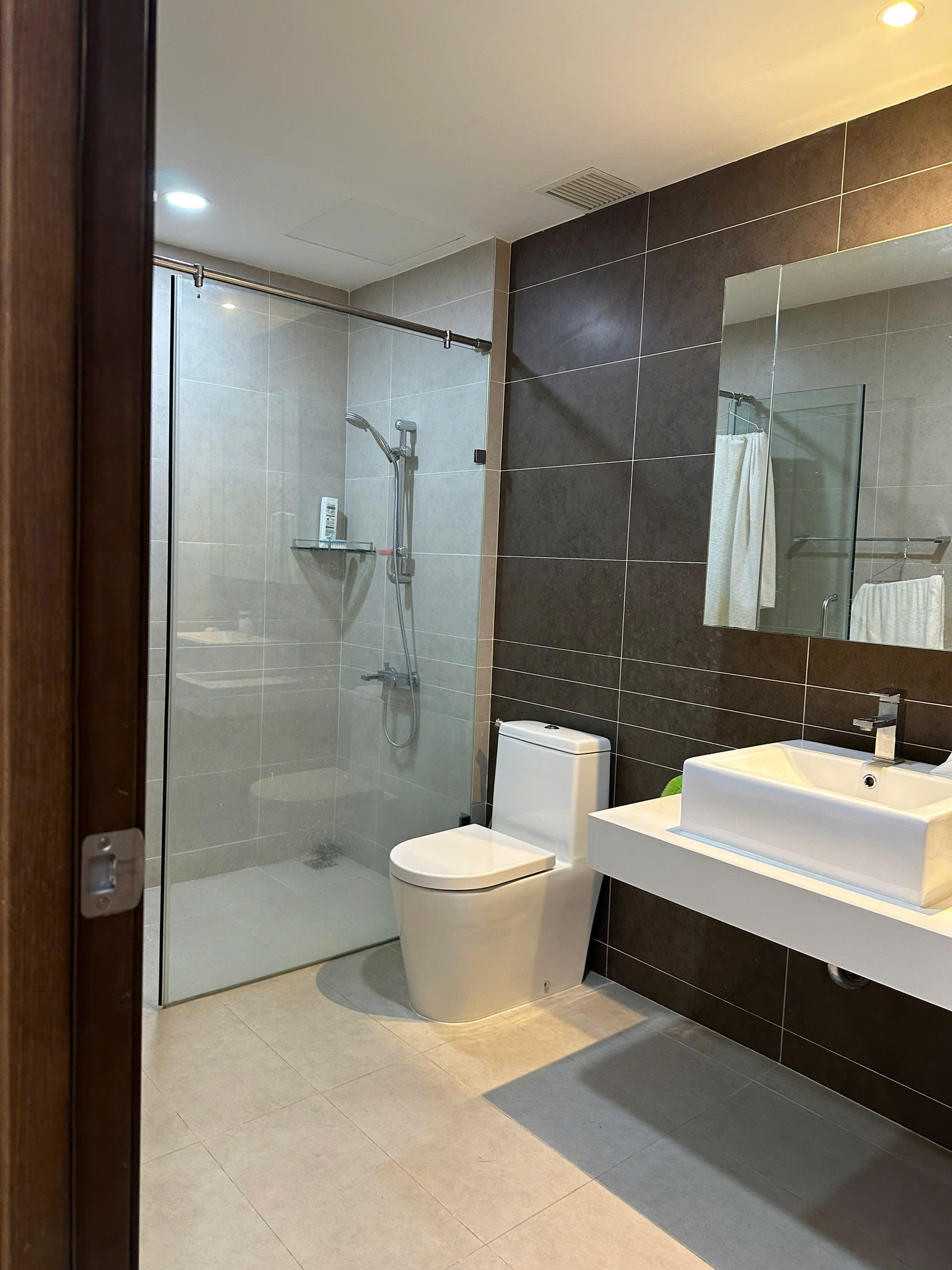 Cho thuê căn hộ Sunrise City, Quận 7 thiết kế 3 phòng ngủ đầy đủ nội thất – 147m2 2