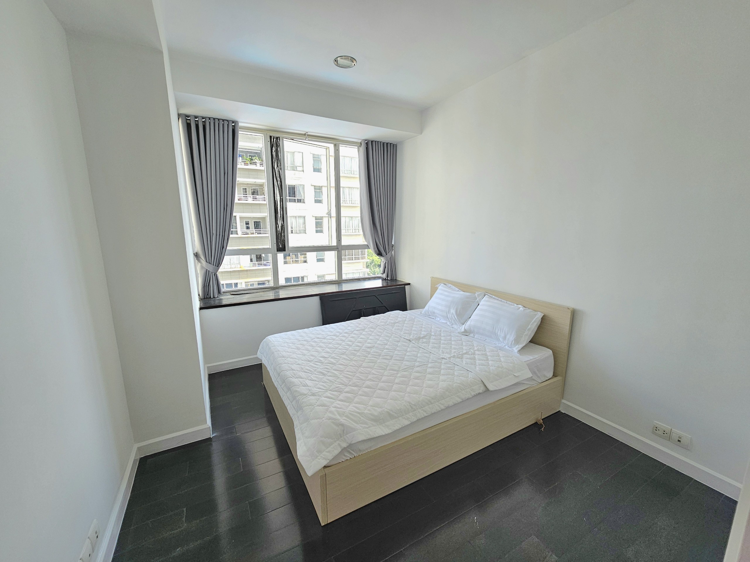 Bán căn hộ Sunrise City, Nguyễn Hữu Thọ, Quận 7 có 4 phòng ngủ đối diện siêu thị Lotte 1