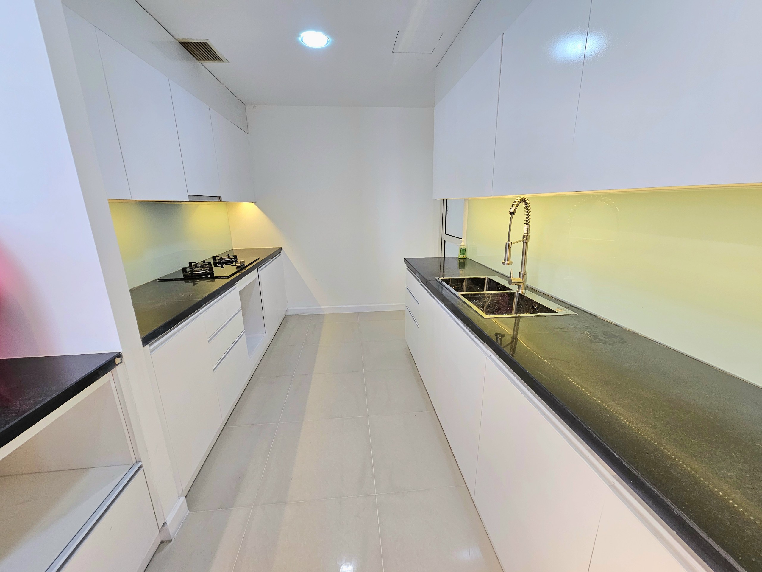 Bán căn hộ Sunrise City, Nguyễn Hữu Thọ, Quận 7 có 4 phòng ngủ đối diện siêu thị Lotte 9