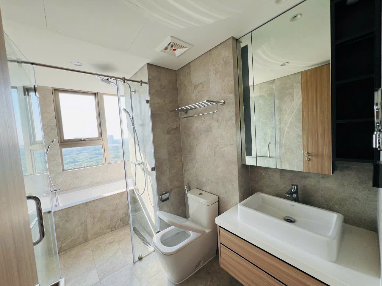 Bán 2 căn hộ The Horizon Phú Mỹ Hưng, Quận 7 căn góc thiết kế 6 phòng ngủ view sông – 228m2 2