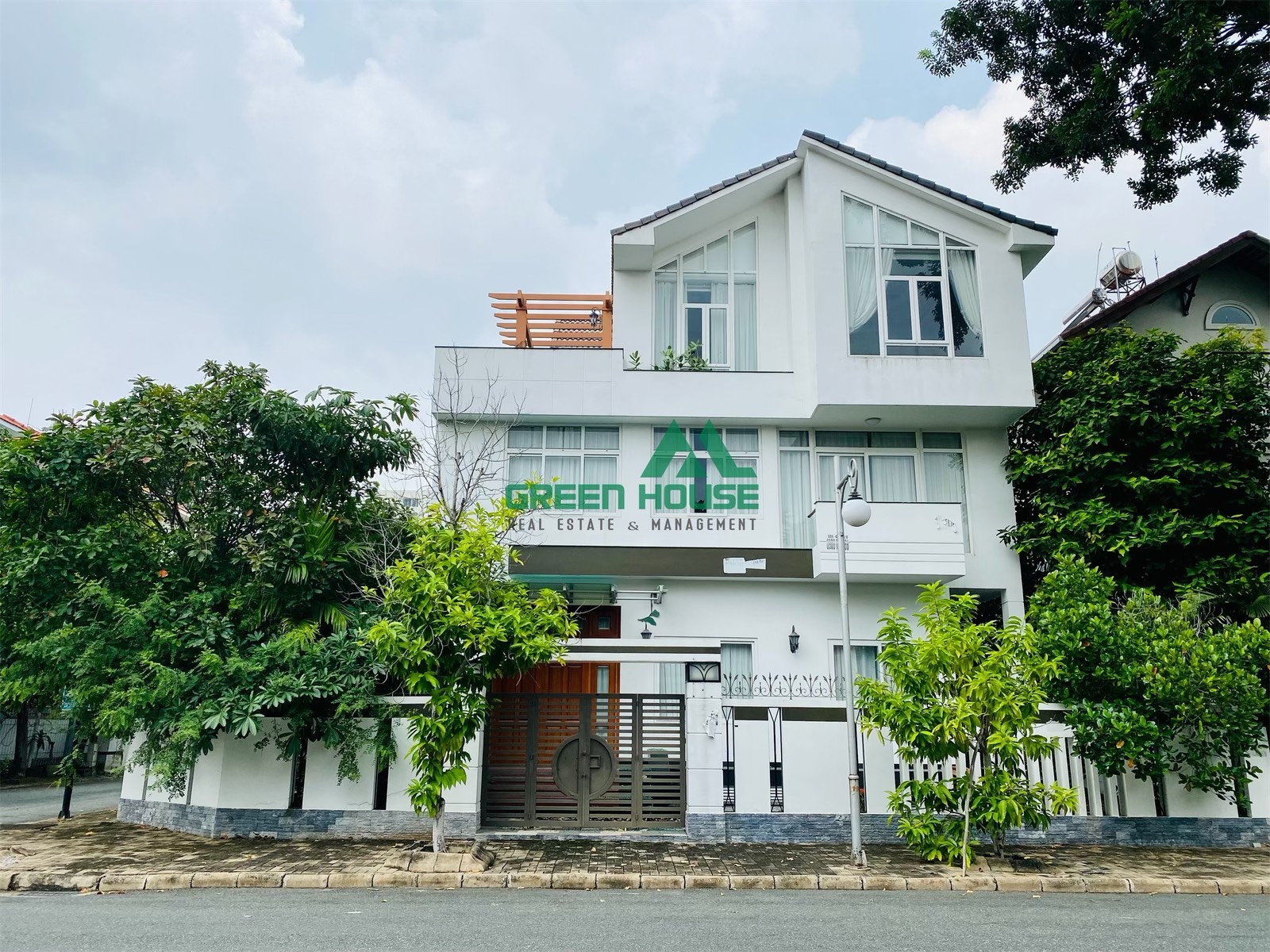 Villa for rent in Phu My Hung - Tan Phu Ward - District 7 2