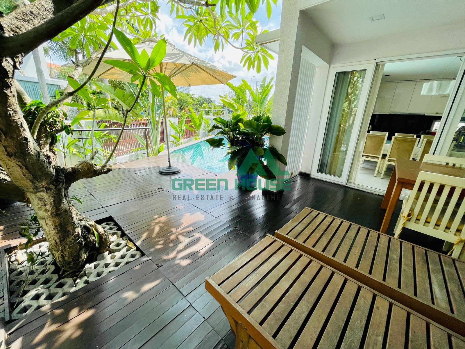 Cho Thuê Biệt Thự Có Hồ Bơi Phú Mỹ Hưng Giá Tốt 11