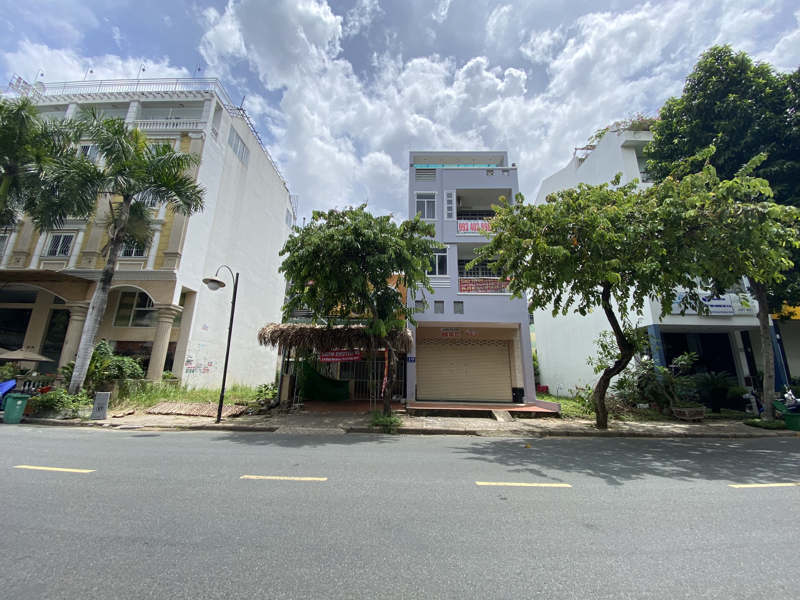 Nhà Phố Hưng Gia Hưng Phước Phú Mỹ Hưng Cho Thuê Giá : 1800usd 3