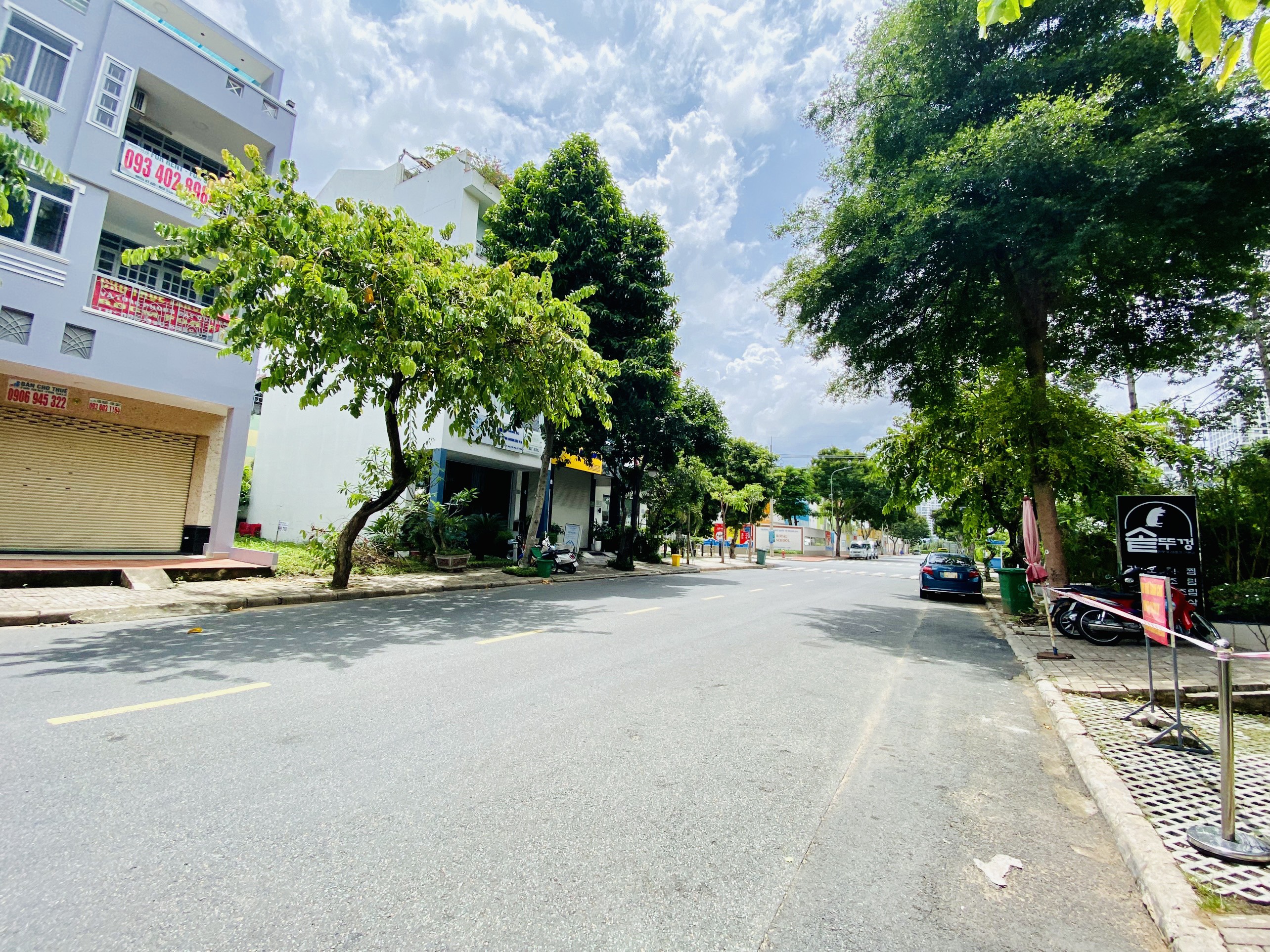 Nhà Phố Hưng Gia Hưng Phước Phú Mỹ Hưng Cho Thuê Giá : 1800usd 1