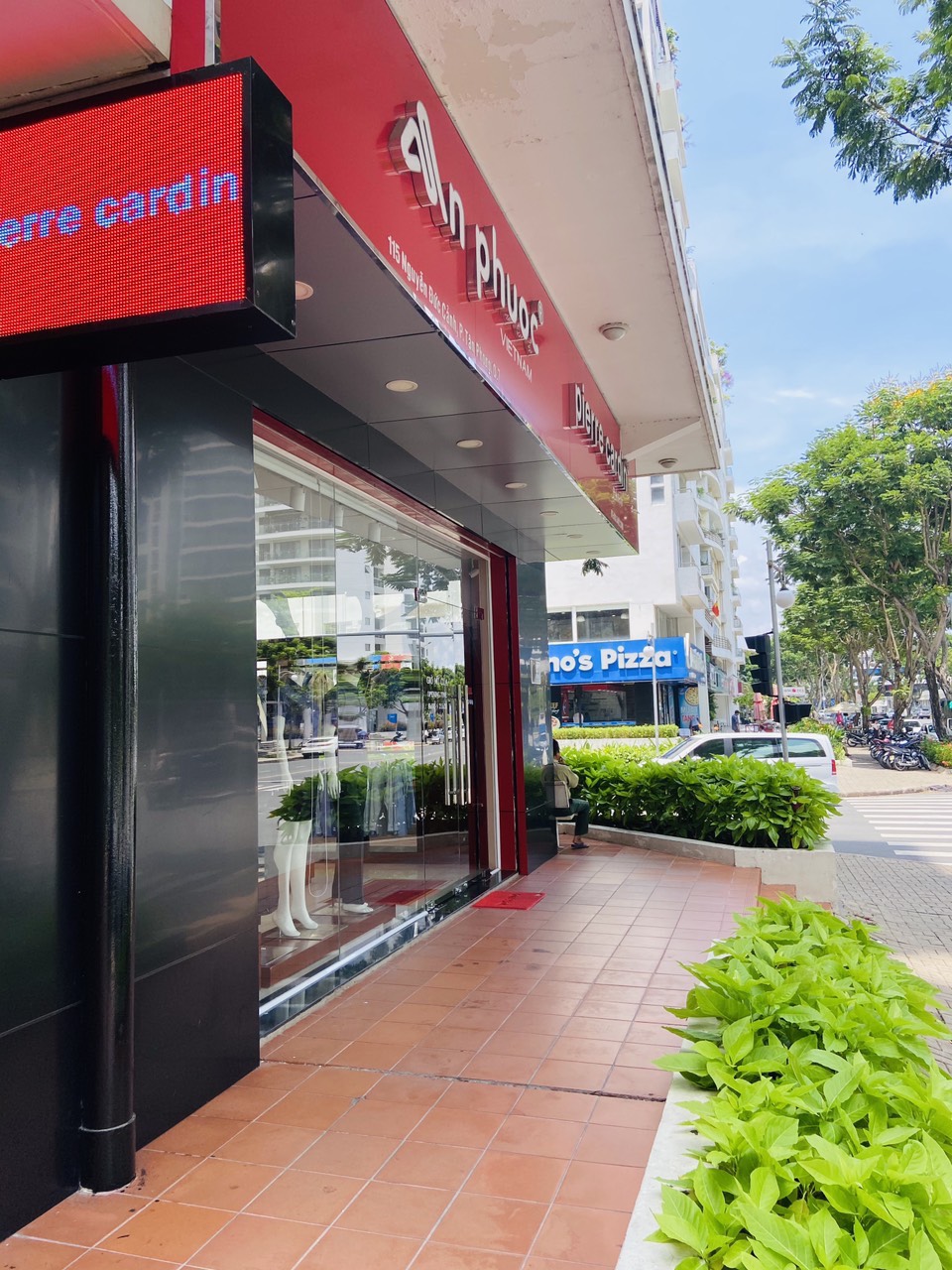 Cần bán shop mặt tiền đường Nguyễn Đức Cảnh - Phú Mỹ Hưng- Quận 7 3