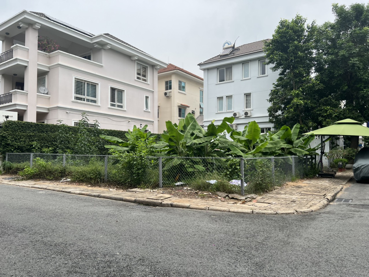 Bán đất biệt thự Nam Quang 2 Phú Mỹ Hưng, Quận 7 căn góc khu Cảnh Đồi hướng Đông và Nam