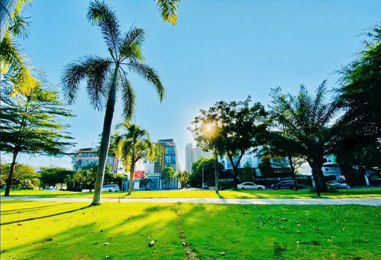 Bán đất biệt thự đơn lập đối diện trường Canada Phú Mỹ Hưng, Quận 7 view sông và công viên 1