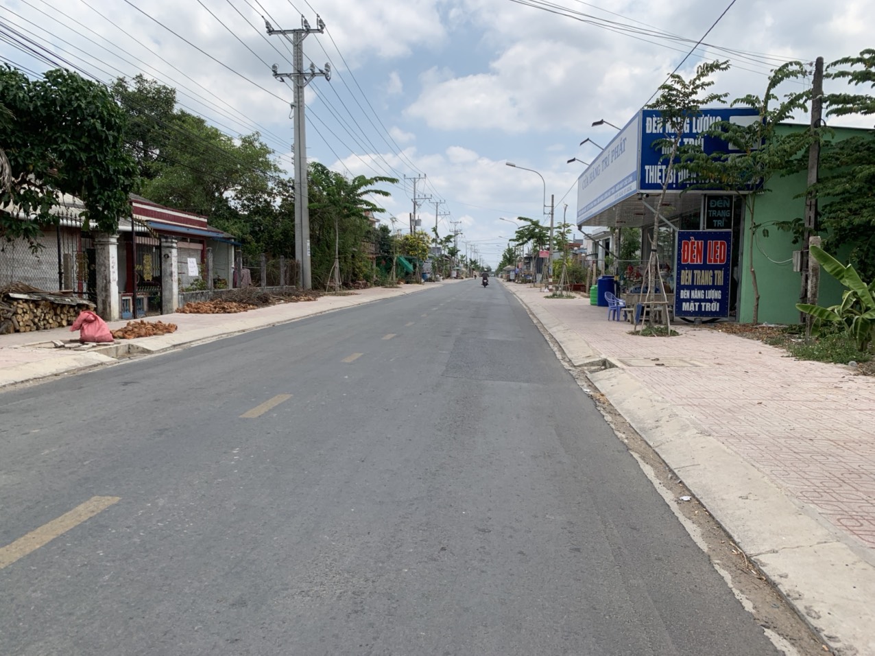 Bán lô đất mặt tiền đường TL830 Xã Long Cang, Cần Đước, Long An đường lớn có vỉa hè rộng 3m 6